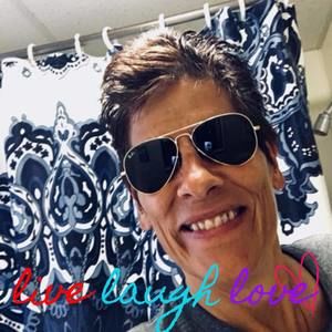 Meet your Posher, Sandra